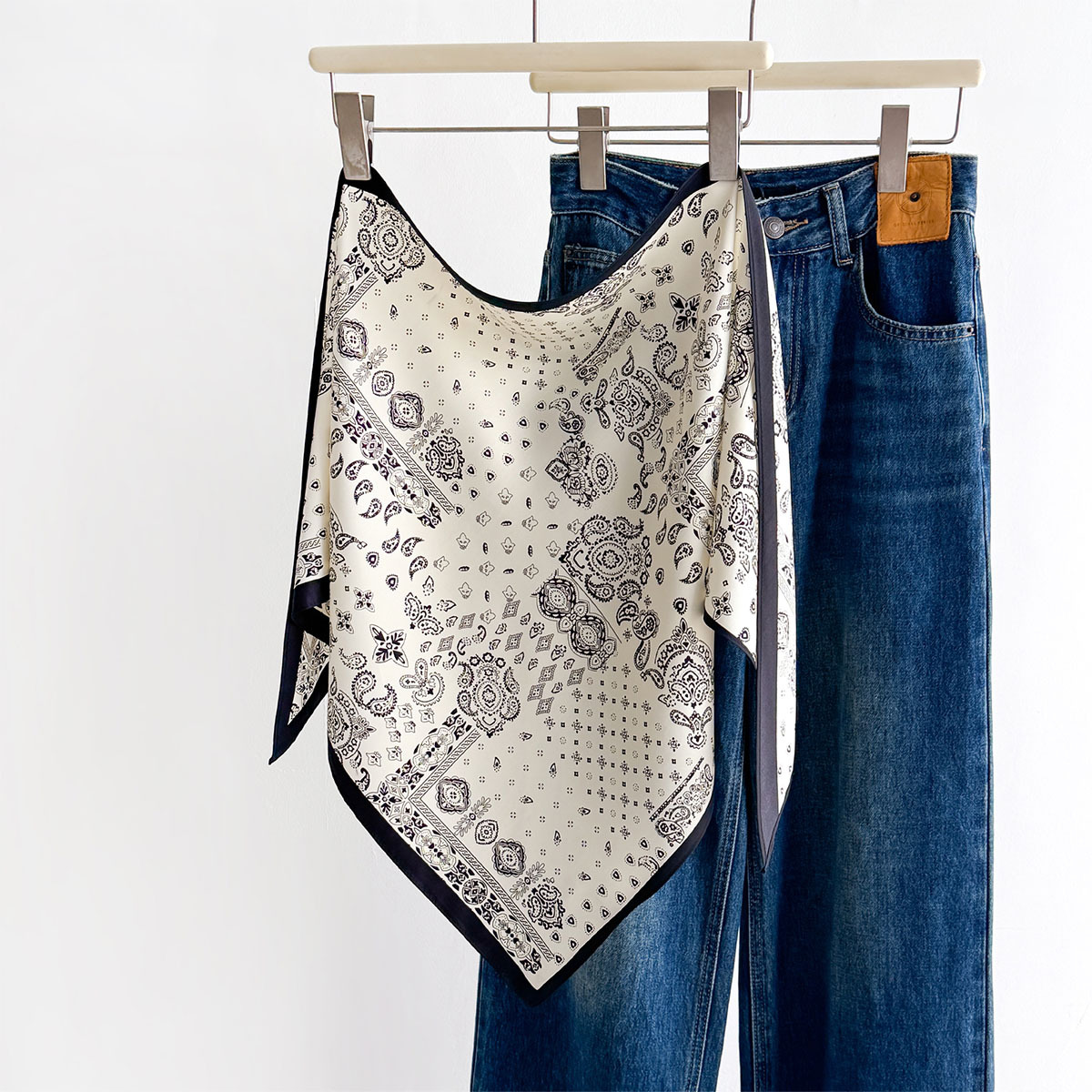 Bandana Multi Way - باندانا مثلثة ناعمة الملمس للنساء متعددة
