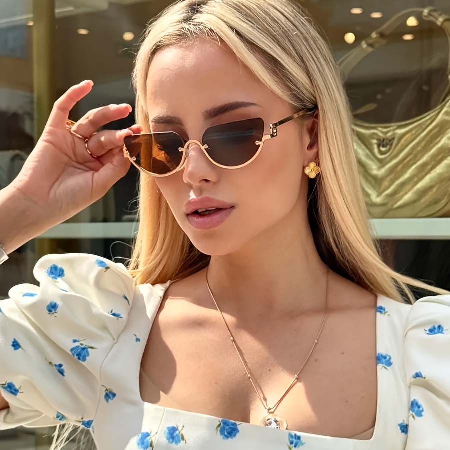 نظارات نصف إطارية بتصميم عين ا - مراجعة Street Fashion Week وسعره