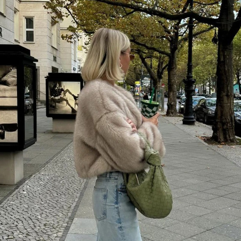 معطف فرو صناعي قصير فاخر من ال - مراجعة Street Fashion Week وسعره