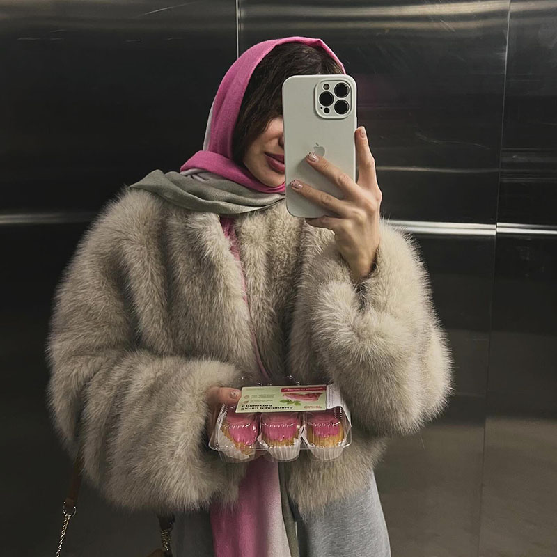 معطف فرو صناعي قصير فاخر من ال - مراجعة Street Fashion Week وسعره