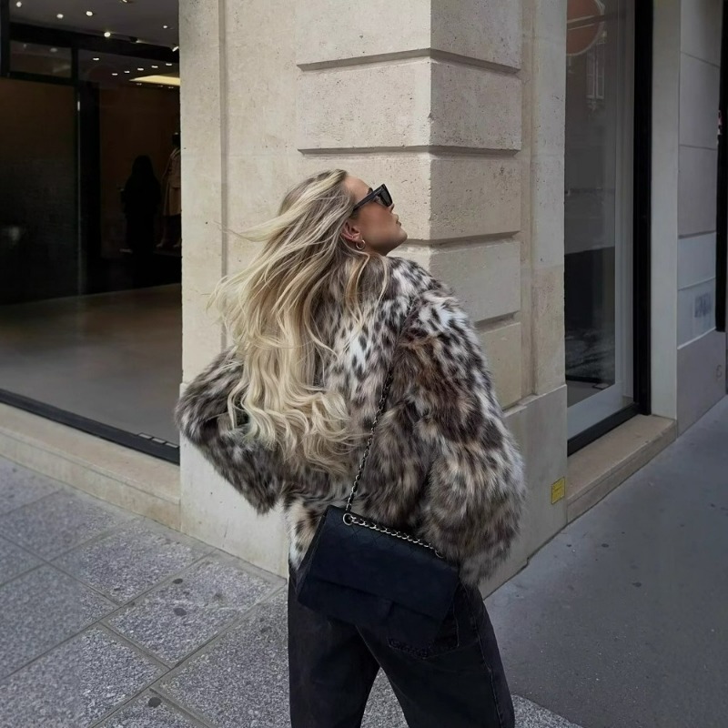 سترة فرو صناعي أنيقة للنساء بن - مراجعة Street Fashion Europe وسعره